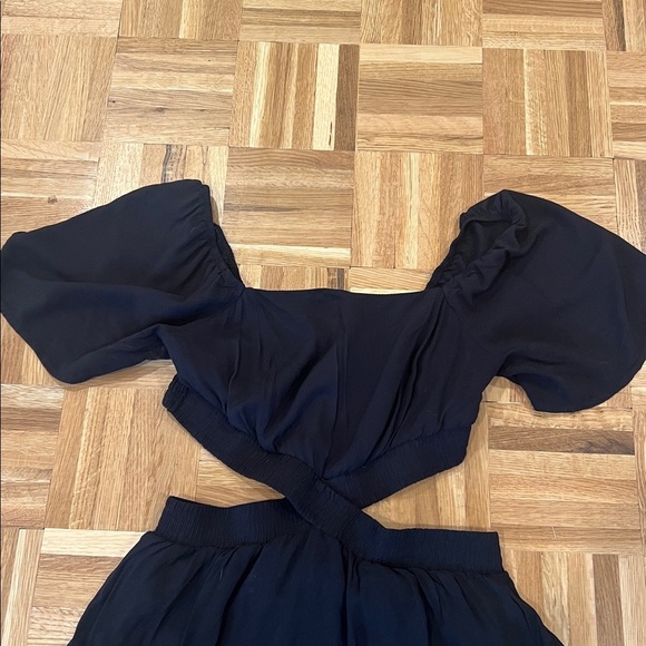 Leani Elegant Black Dress with Ruffled Sleeves size small. - Picture 3 of 9